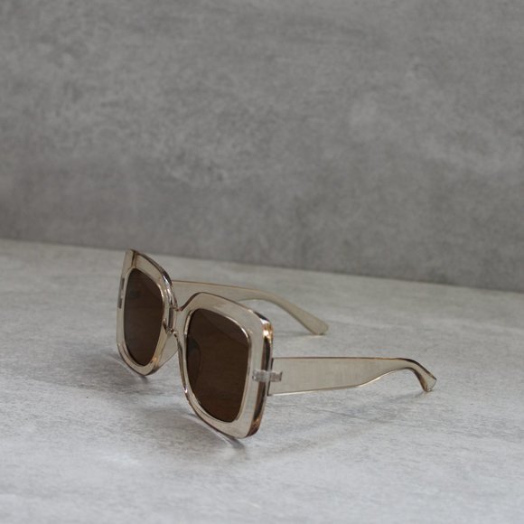Clear/Tan Wide Frame Rectangle oversized Sunglasses - Picture 7 of 7